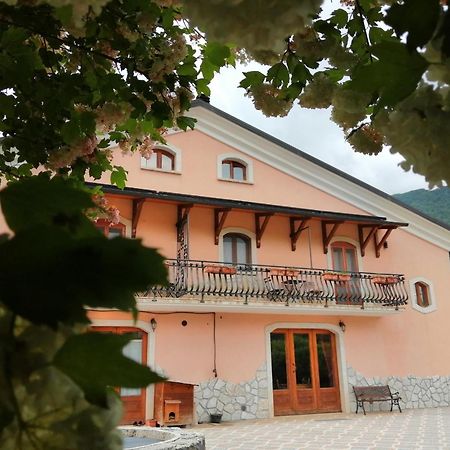 Da Nonna Li Rooms And Breakfast Villetta Barrea Dış mekan fotoğraf